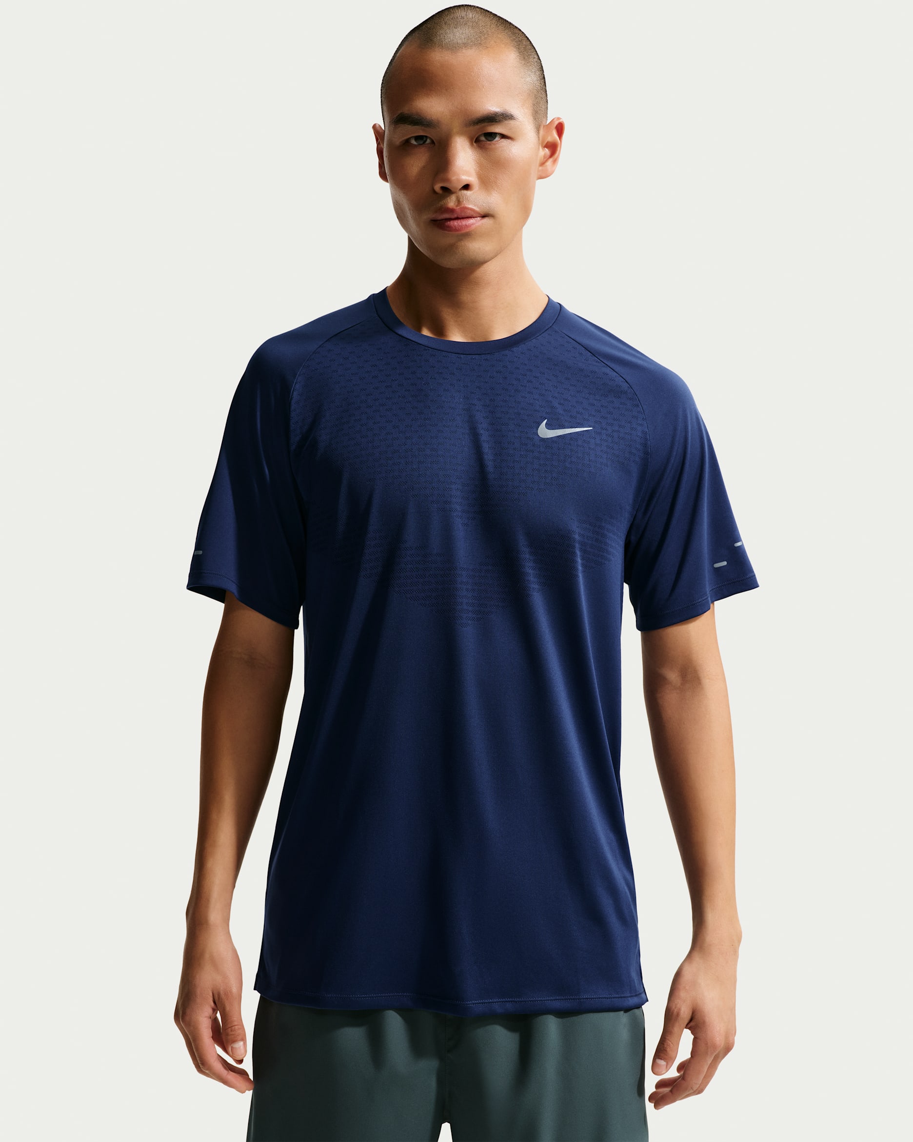 【新品・未使用】NIKE STRIDE Dri-FIT TOPS size L Nike Stride Men's Dri-FIT ADV Short-Sleeve Running Top. Nike JP